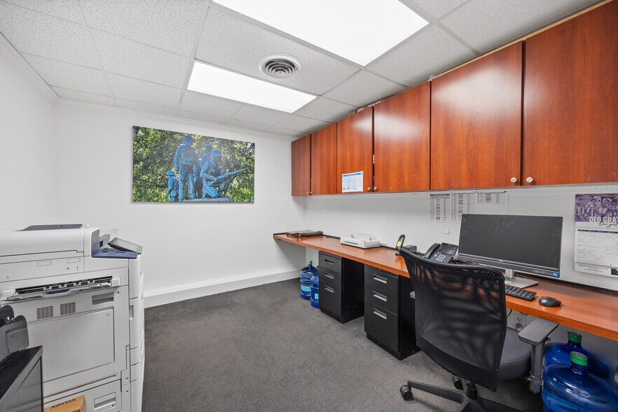 More Photos Of 179 N Broad St, Milford Medical For Lease