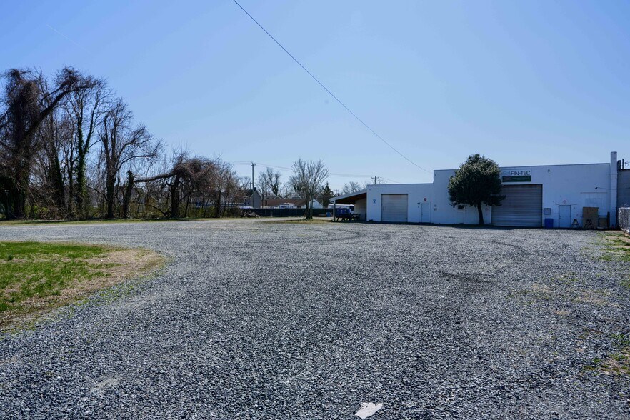 More Photos Of 712 Brown St, Salisbury Auto Repair For Sale