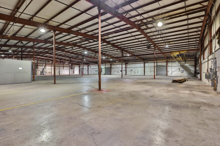 More Photos Of 12130 Highway 3, Webster Unknown For Lease