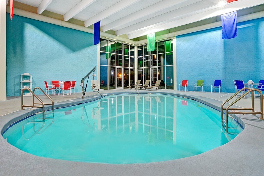 More Photos Of 2216 N Dodge St, Iowa City Hotel For Sale
