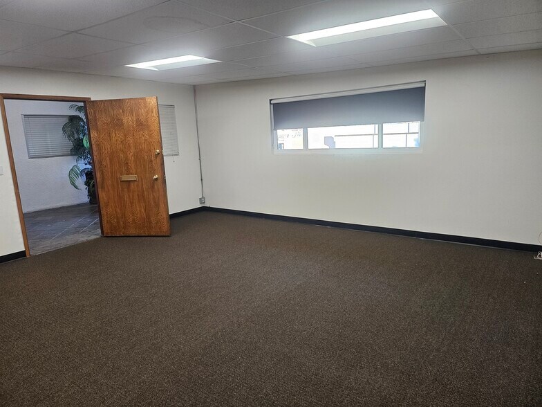 More Photos Of 15317 Paramount Blvd, Paramount Office For Lease