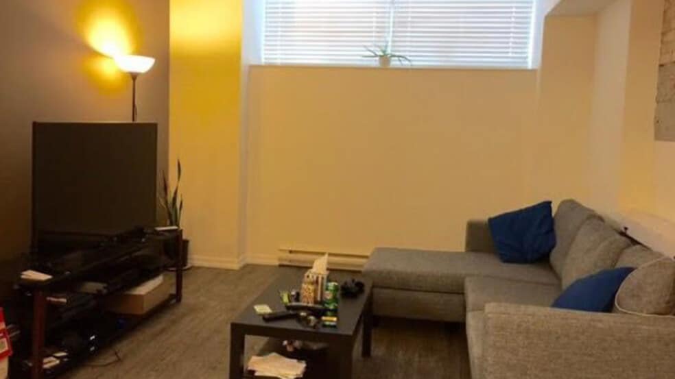 More Photos Of 128 James Av, Winnipeg Office For Sale