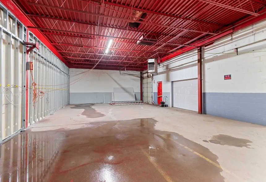 More Photos Of 395 Maple St, Rochester Office For Sale