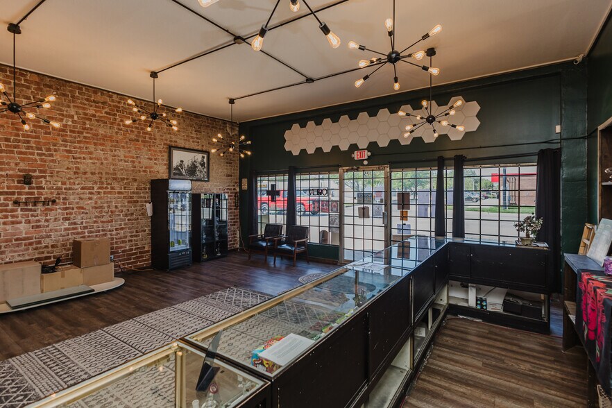More Photos Of 1115 W Douglas Ave, Wichita Storefront For Sale