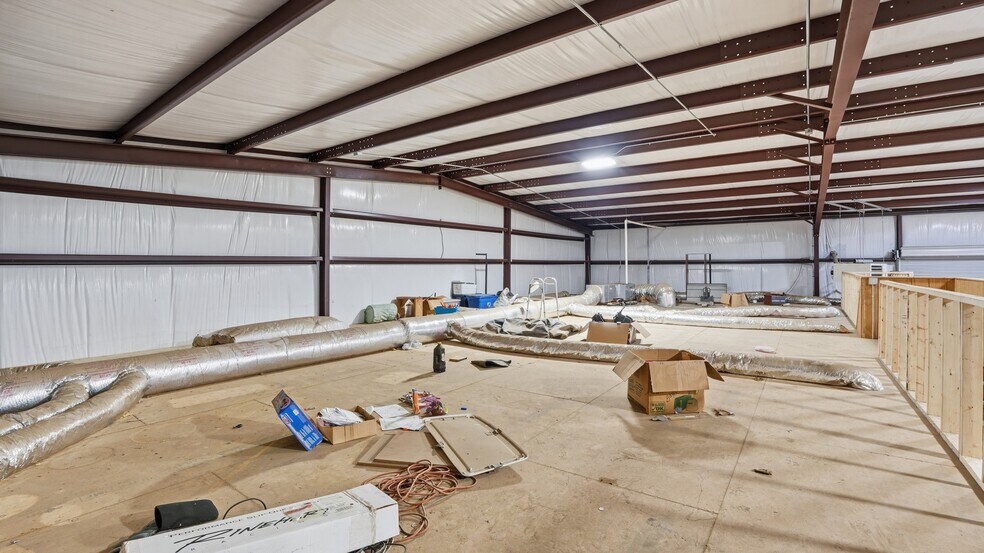 More Photos Of 1087 Aedc Rd, Winchester Industrial For Lease