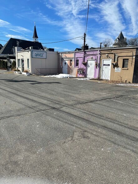 More Photos Of 187-191 Broadway, Amityville Storefront For Lease