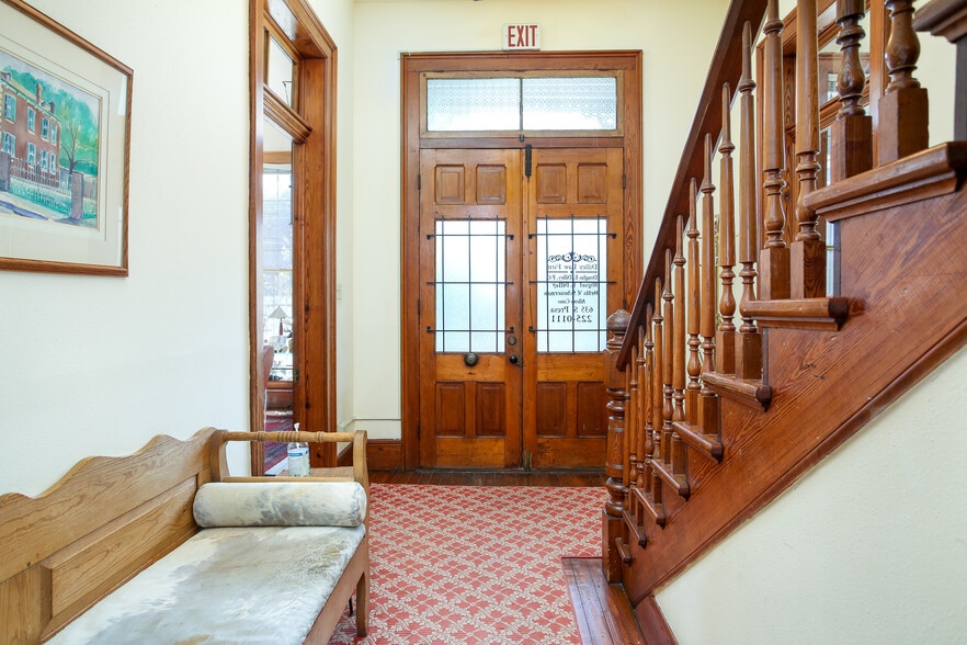 More Photos Of 635 S Presa St, San Antonio Storefront Retail Office For Sale