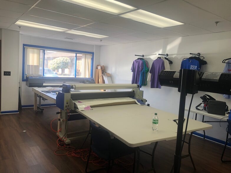 More Photos Of 400 Chapel Rd, South Windsor Light Manufacturing For Sale