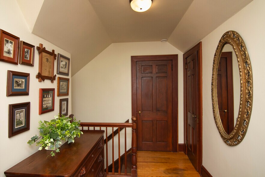 More Photos Of 8789 Seneca Trail South, Ronceverte Office For Sale