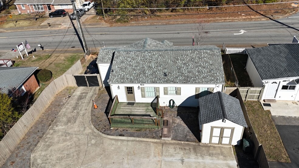 More Photos Of 232 SE Powers Ferry Rd, Marietta Office For Sale