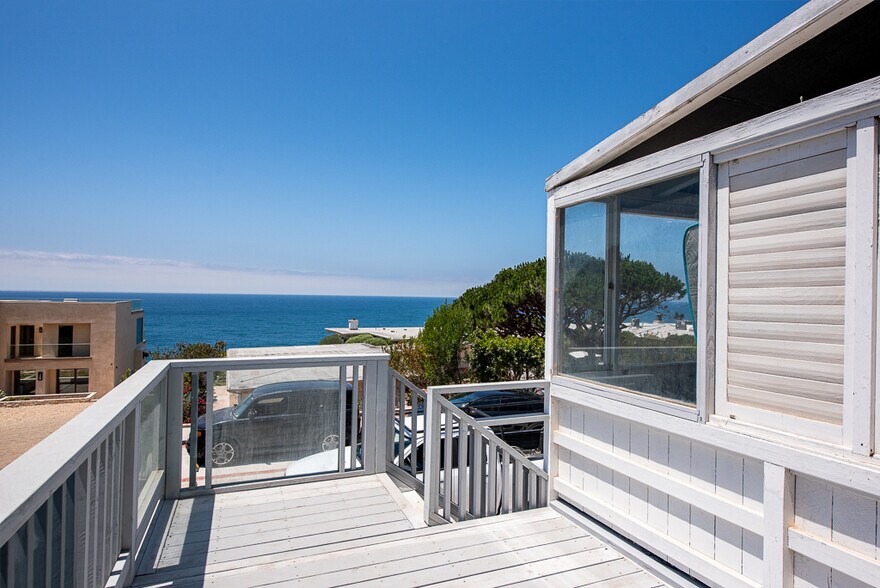 More Photos Of 7273 Birdview Ave, Malibu Apartments For Sale