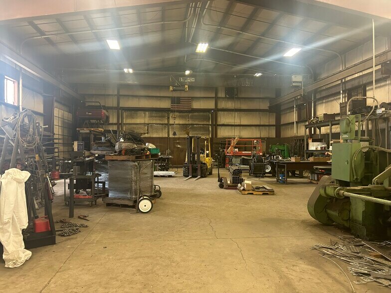 More Photos Of 5281 Lincoln St, Denver Manufacturing For Lease