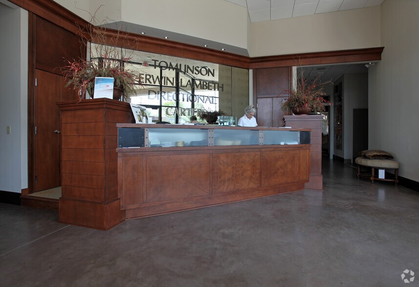 More Photos Of 525 N Wrenn St, High Point Showroom For Sale