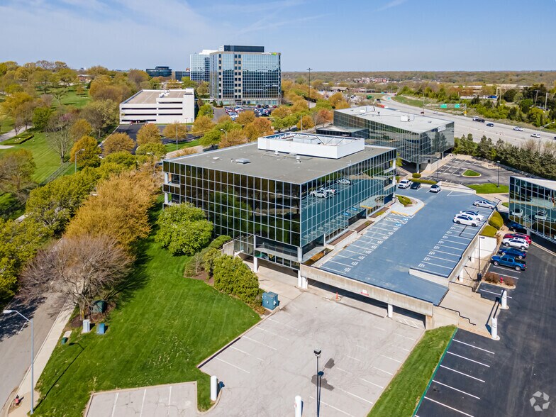 More Photos Of 1300 E 104th St, Kansas City Medical For Lease