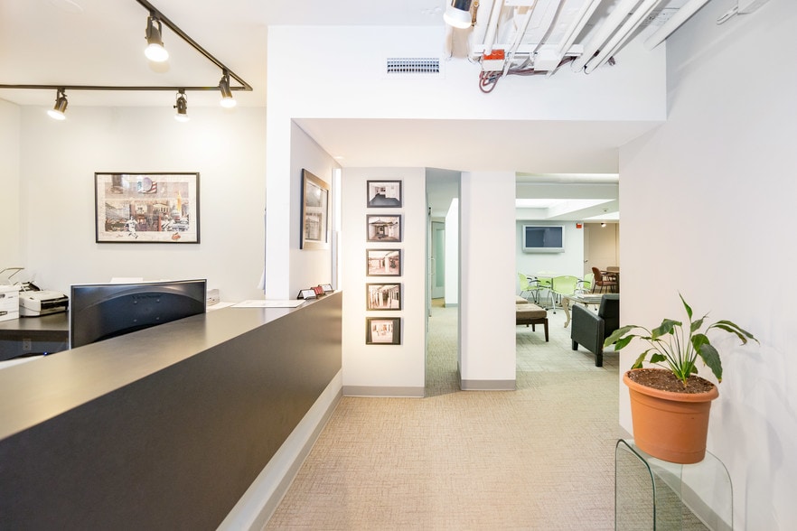 More Photos Of 3401 Greenway, Baltimore Apartments For Sale