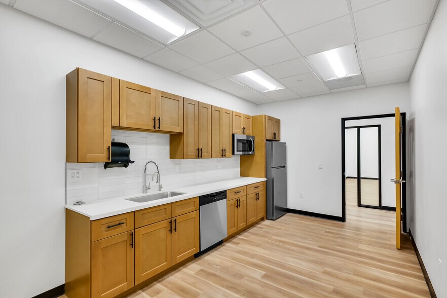 More Photos Of 2820 E Broadway Rd, Mesa Medical For Sale