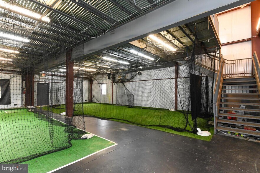 More Photos Of 26 State St, Glassboro Flex For Sale