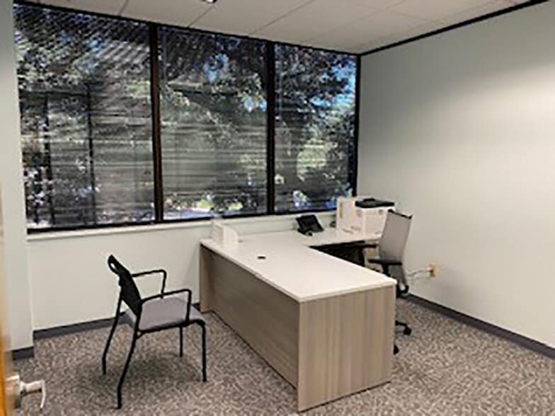 More Photos Of 3409 Executive Center Dr, Austin Unknown For Lease