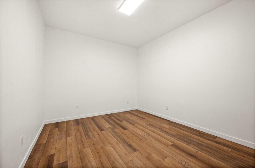 More Photos Of 122 Navajo St, Salt Lake City Manufacturing For Lease