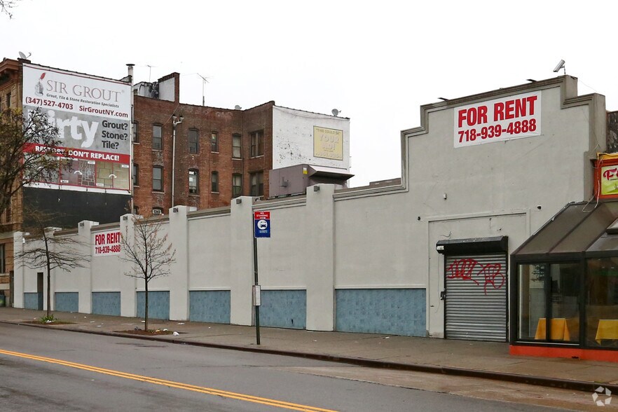 Primary Photo Of 4001 Northern Blvd, Long Island City Restaurant For Lease