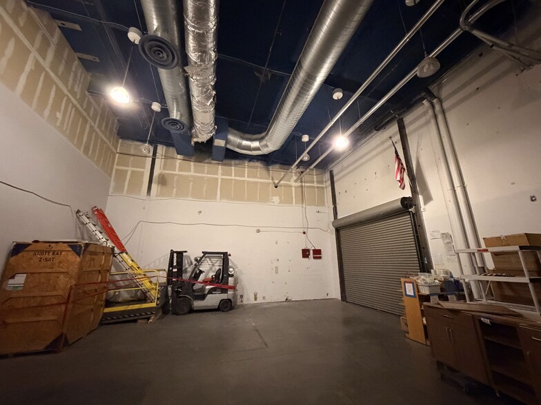 More Photos Of 4580 W Sahara Ave, Las Vegas General Retail For Lease