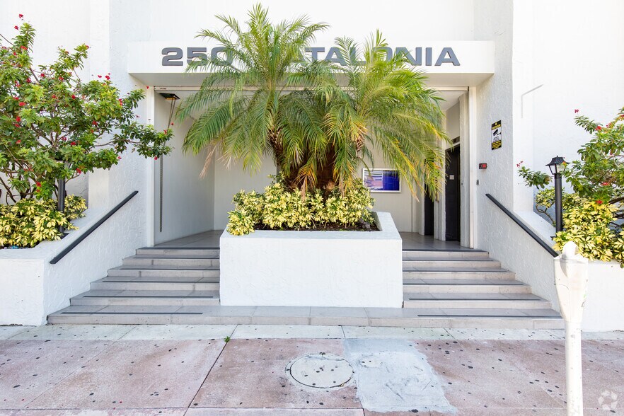 More Photos Of 250 Catalonia Ave, Coral Gables Office For Lease