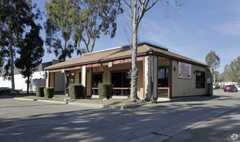 Primary Photo Of 5334 Holt Blvd, Montclair Auto Repair For Lease