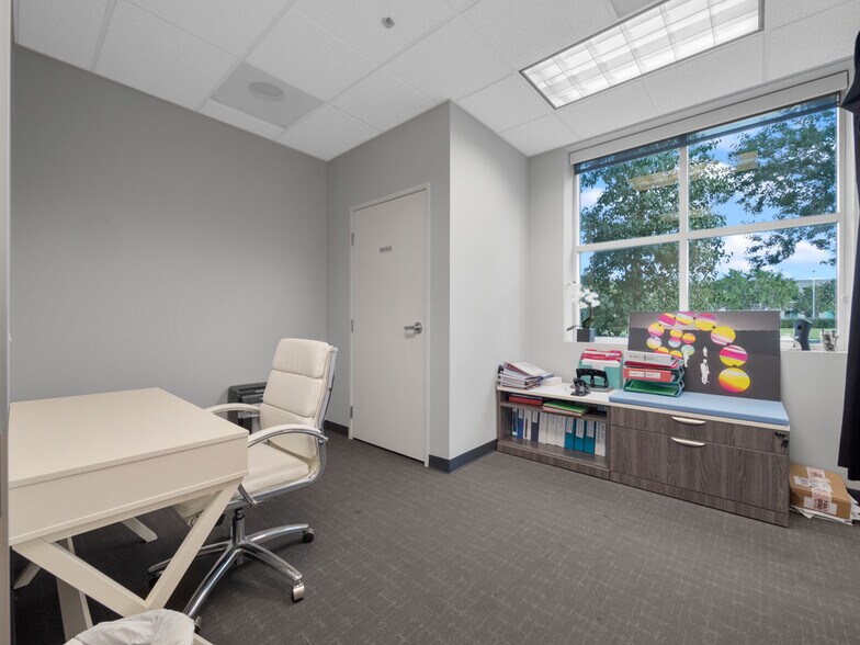 More Photos Of 8900 Research Dr, Irvine Research And Development For Lease