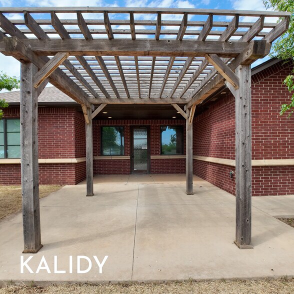 More Photos Of 2220 NW 164th St, Edmond Office For Sale