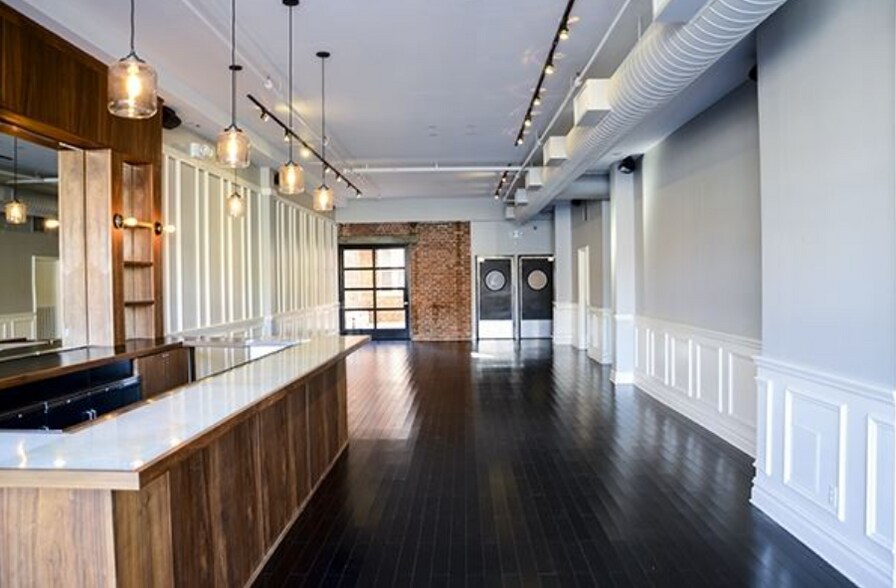 Primary Photo Of 190 N 14th St, Brooklyn Restaurant For Lease