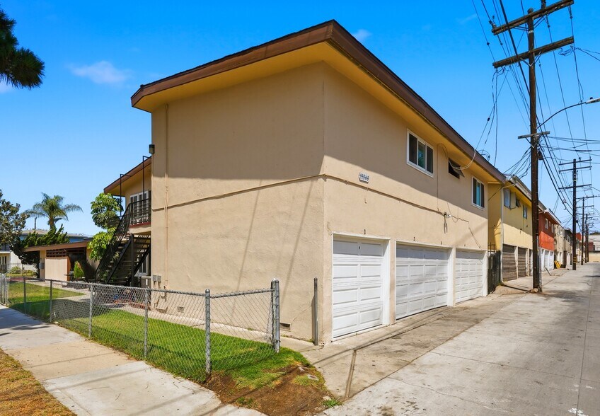 More Photos Of 10242 S 10th Ave, Inglewood Apartments For Sale