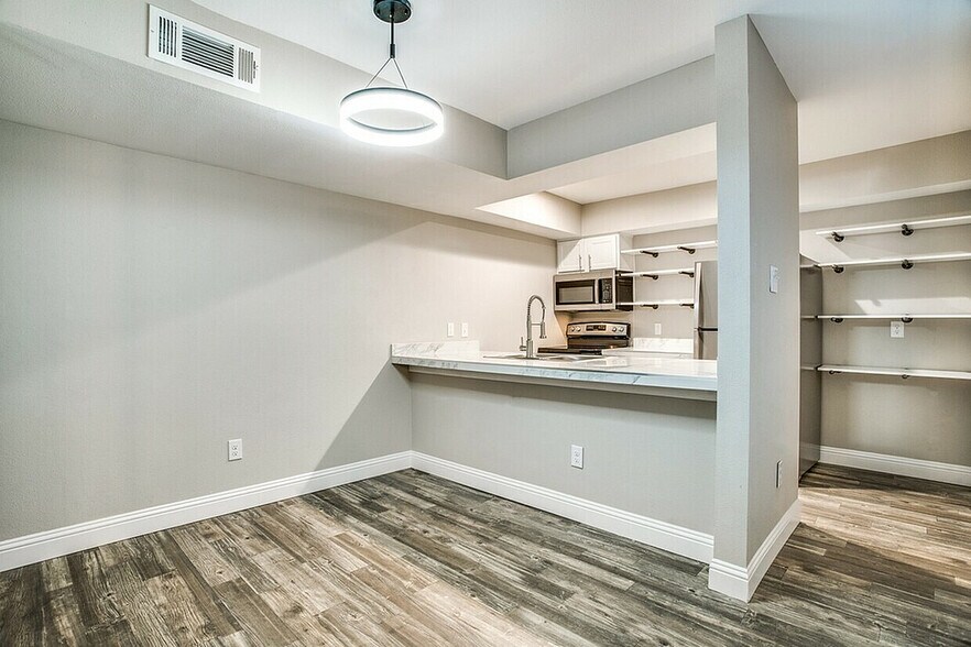 More Photos Of 2420 E Abram St, Arlington Apartments For Sale