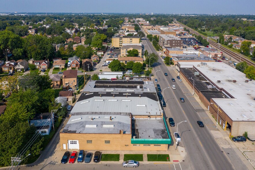 More Photos Of 7829-7839 W Grand Ave, Elmwood Park Warehouse For Sale