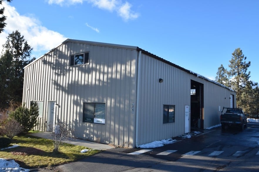 Primary Photo Of 940 SE 9th St, Bend Warehouse For Lease