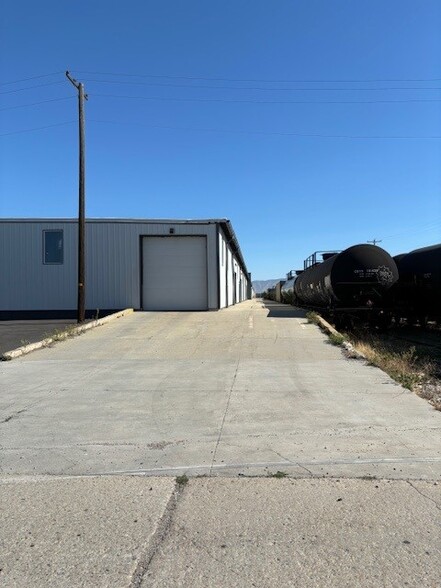 More Photos Of 225 S Lodestone Way, Tooele Warehouse For Lease