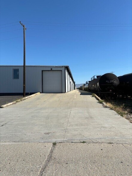 More Photos Of 225 S Lodestone Way, Tooele Warehouse For Lease