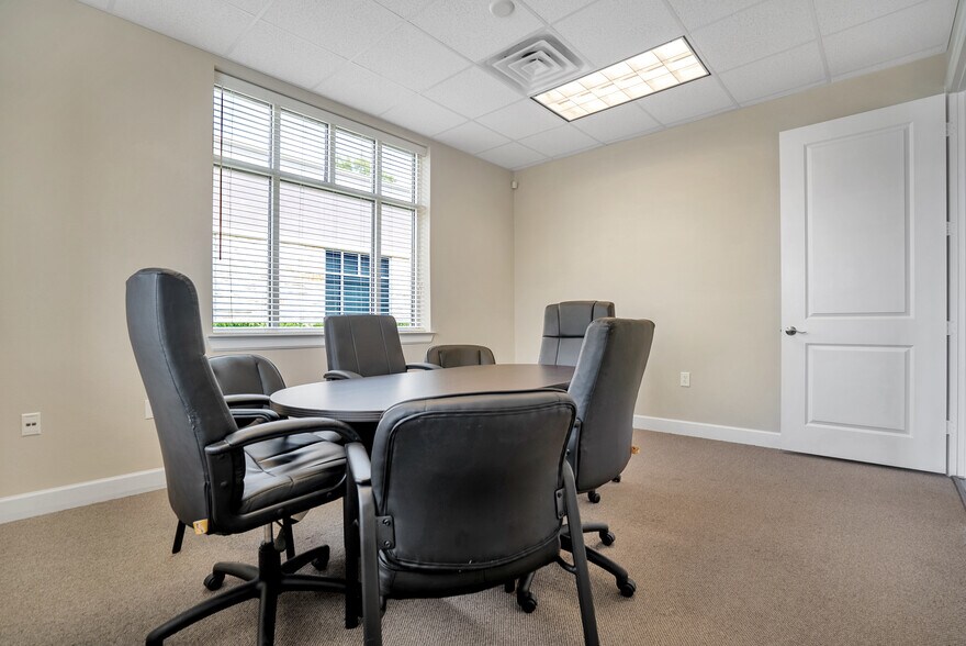 More Photos Of 2219 Sawdust Rd, The Woodlands Medical For Sale