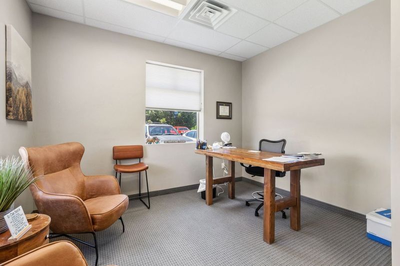 More Photos Of 236 River Vista Pl, Twin Falls Office For Lease