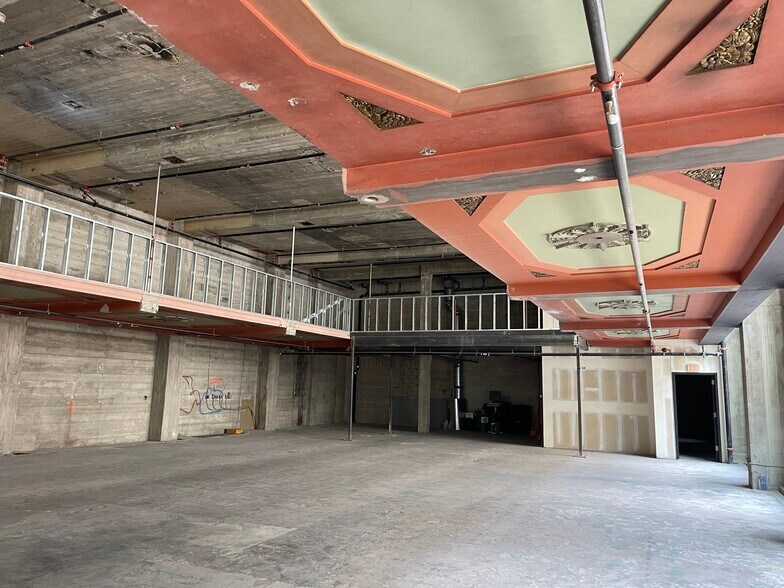 More Photos Of 640 C St, San Diego General Retail For Lease