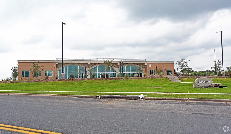 More Photos Of 5811 Trade Center Dr, Austin Office For Sale