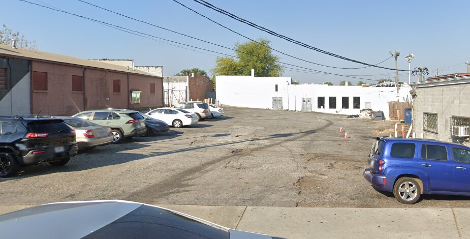 Primary Photo Of 824 Ralph David Abernathy Blvd, Atlanta General Retail For Sale