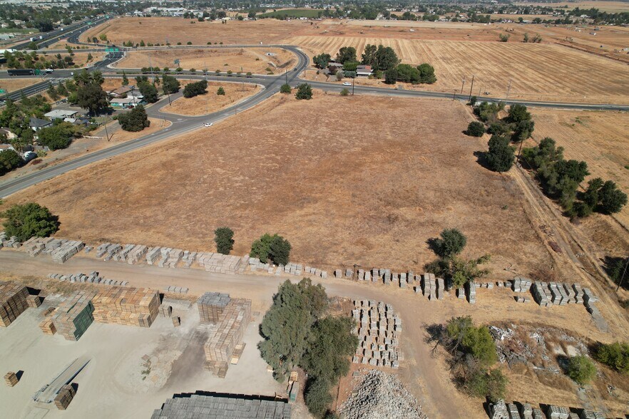 More Photos Of Boessow Rd, Galt Land For Sale
