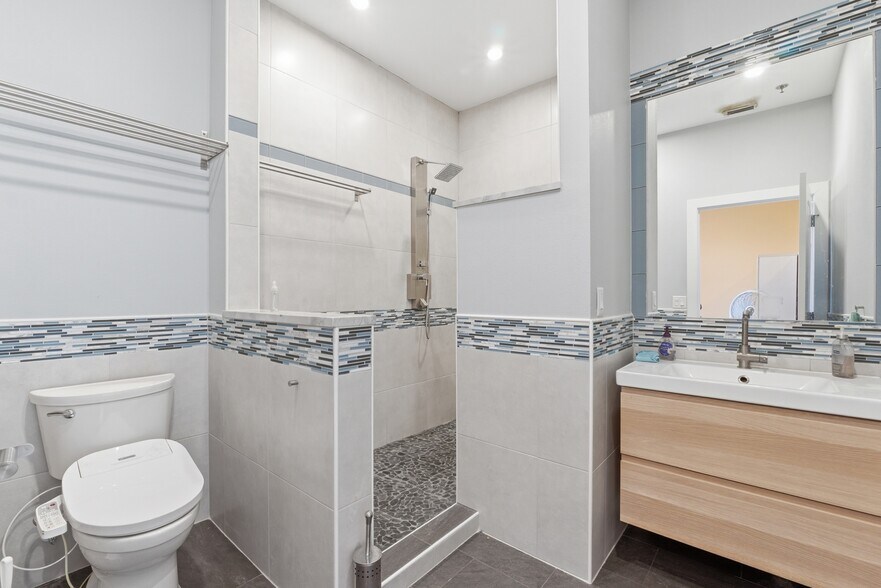 More Photos Of 8600 Airport Blvd, Leesburg Airplane Hangar For Sale