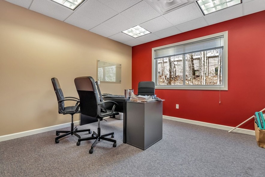 More Photos Of 8 Route 80, Killingworth Warehouse For Lease