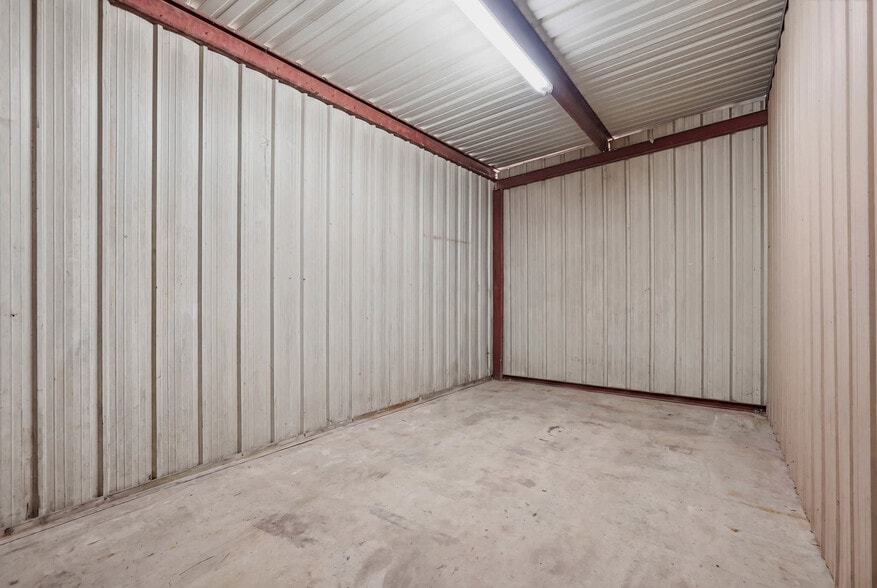 More Photos Of 915 Middle Rd S, Leesburg Industrial For Sale