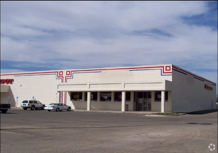 More Photos Of 2502-2504 50th St, Lubbock Freestanding For Sale