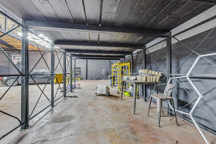 More Photos Of 3693-3705 W Grand Ave, Chicago Warehouse For Sale