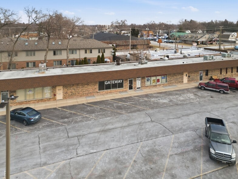 More Photos Of 17704-17718 Oak Park Ave, Tinley Park Office For Sale