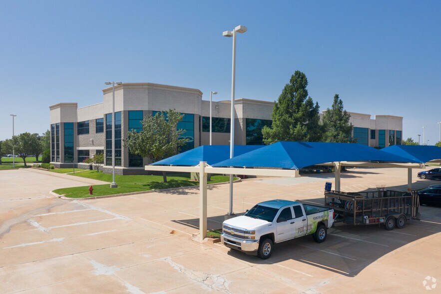 More Photos Of 3121 Quail Springs Pky, Oklahoma City Office For Lease