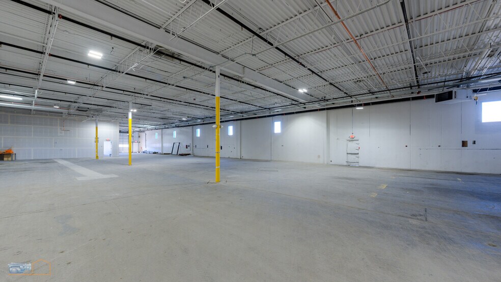 More Photos Of 2360 Industrial Ln, Broomfield Warehouse For Sale